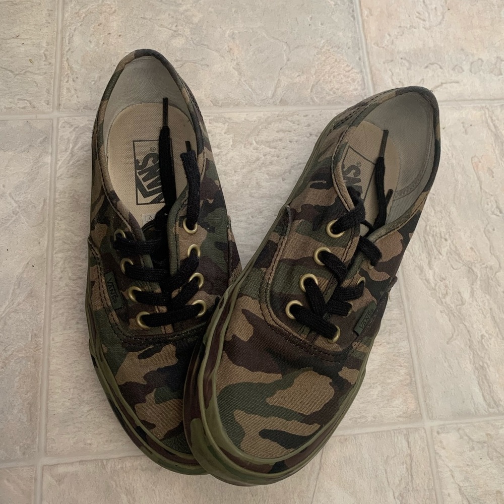 ✨Camo Vans✨